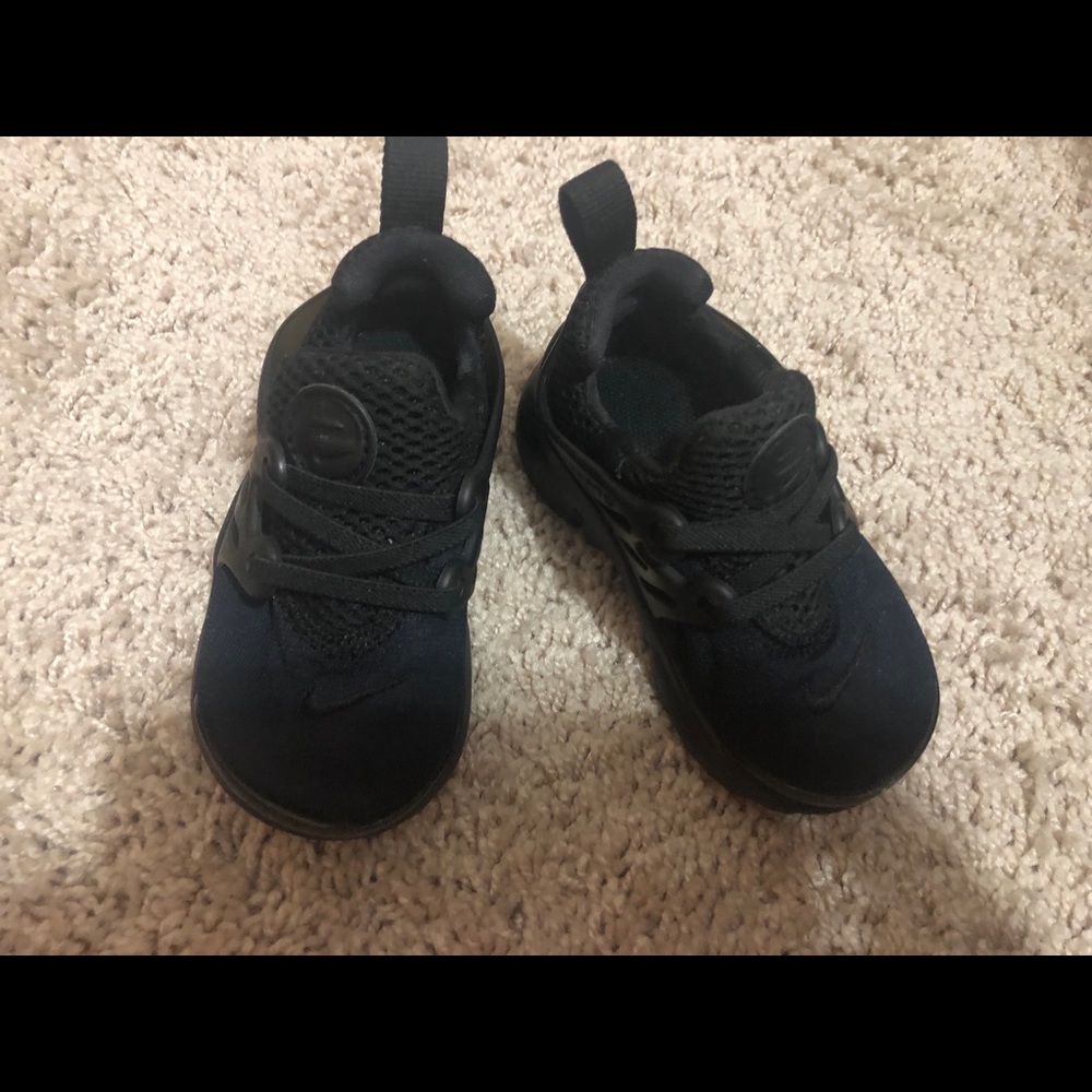 Black Nike Presto